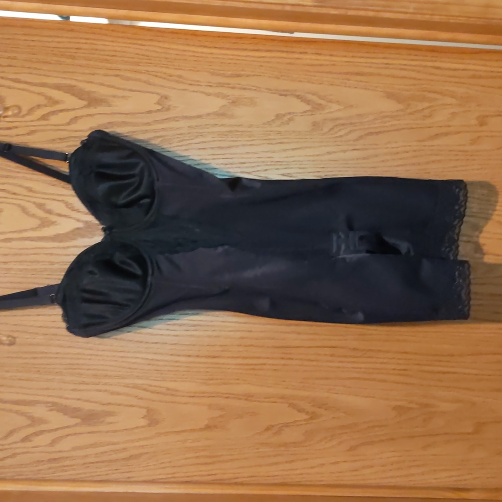 Black body shaper undergarment. Excellent condition.